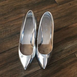 Pump shoes silver Joe Fresh